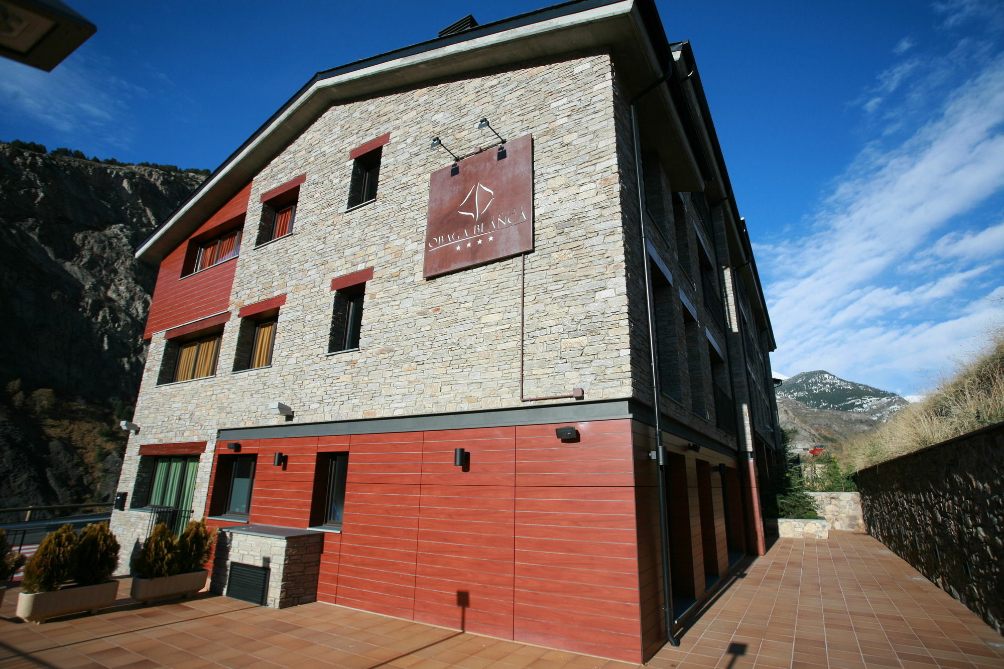 Obaga Blanca & 4*