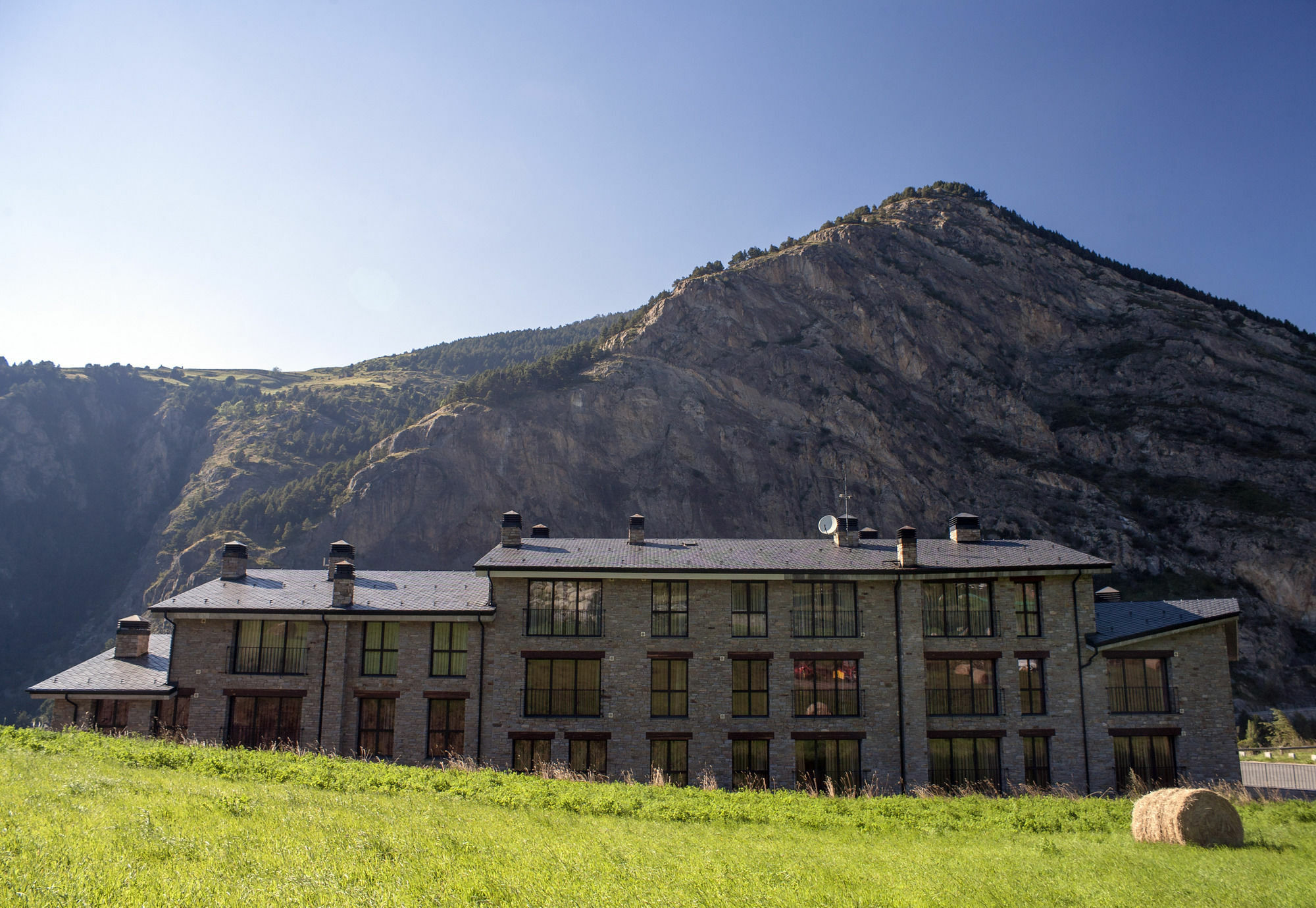 Obaga Blanca & Hotel Canillo