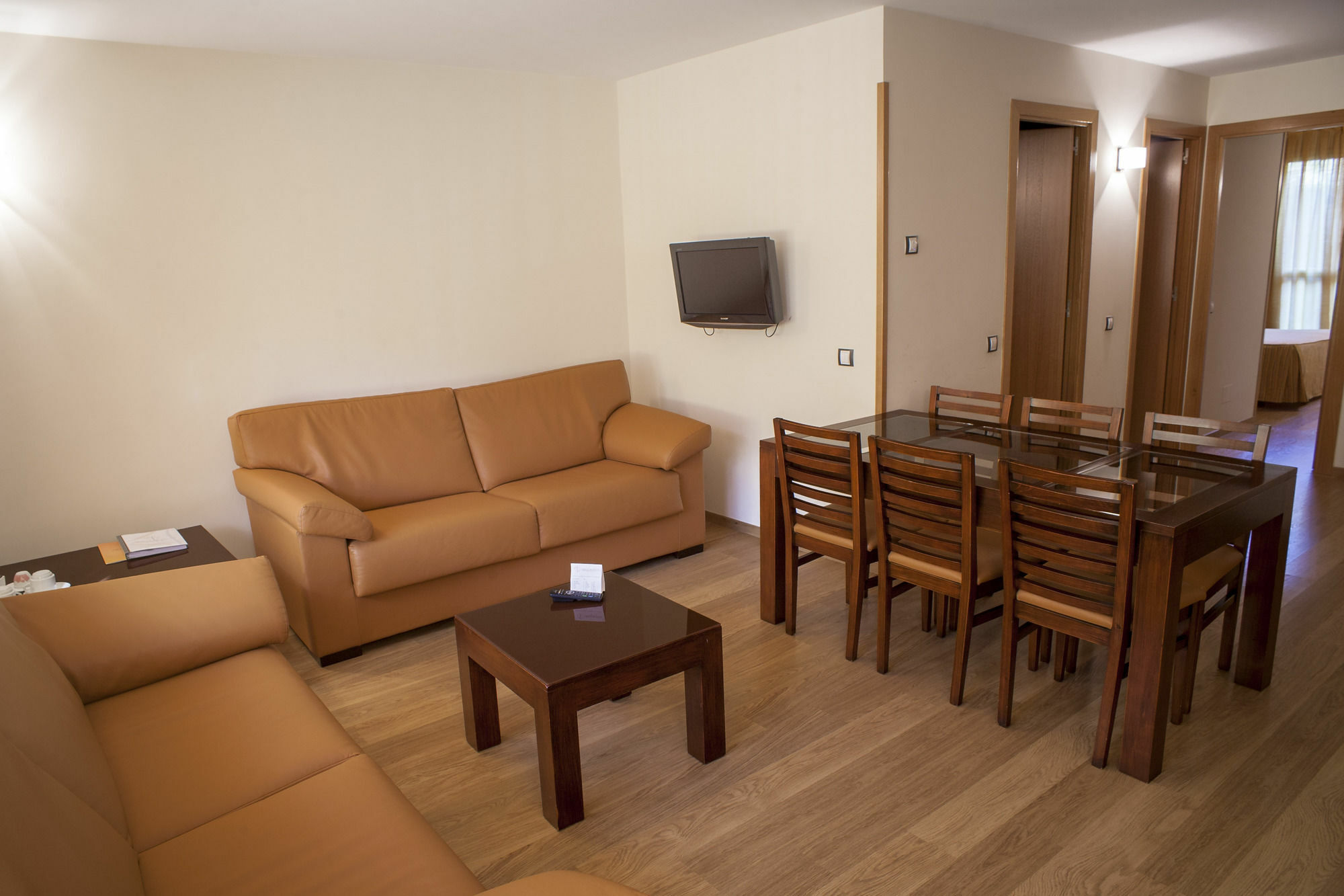 Obaga Blanca & Hotel Canillo