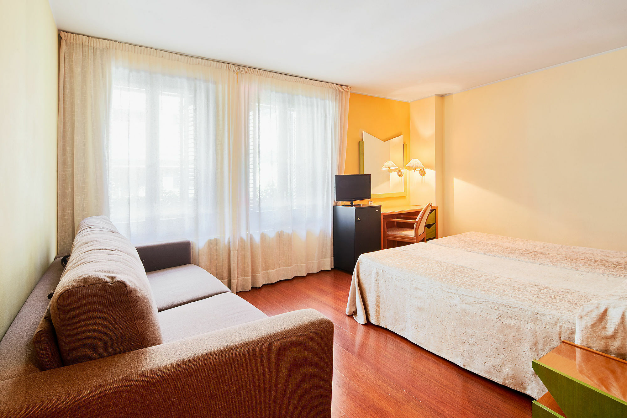 Hotel De L'isard Andorra la Vieja