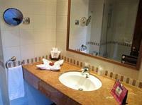 Hotel Aj And 4*