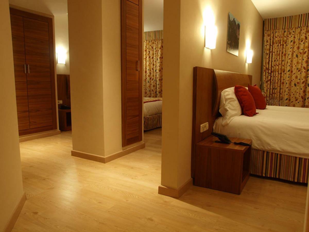 Guillem & Hotel Encamp