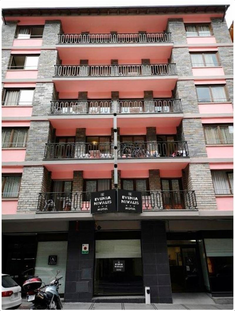 Evenia Nivalis 3* Encamp
